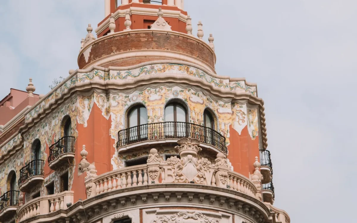 Fațada clădirii Banco de Valencia din Valencia