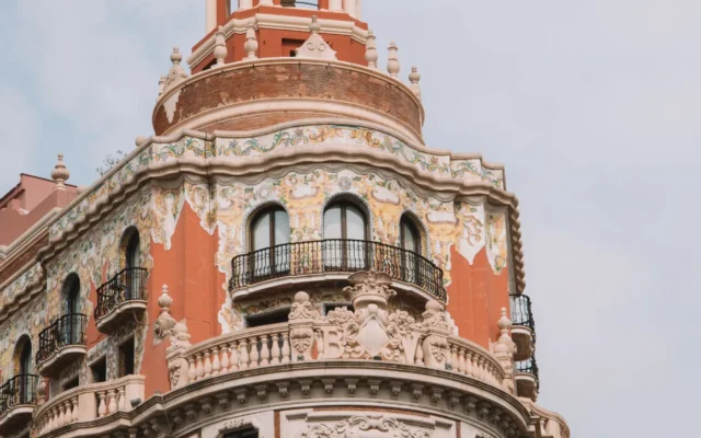 Fațada clădirii Banco de Valencia din Valencia